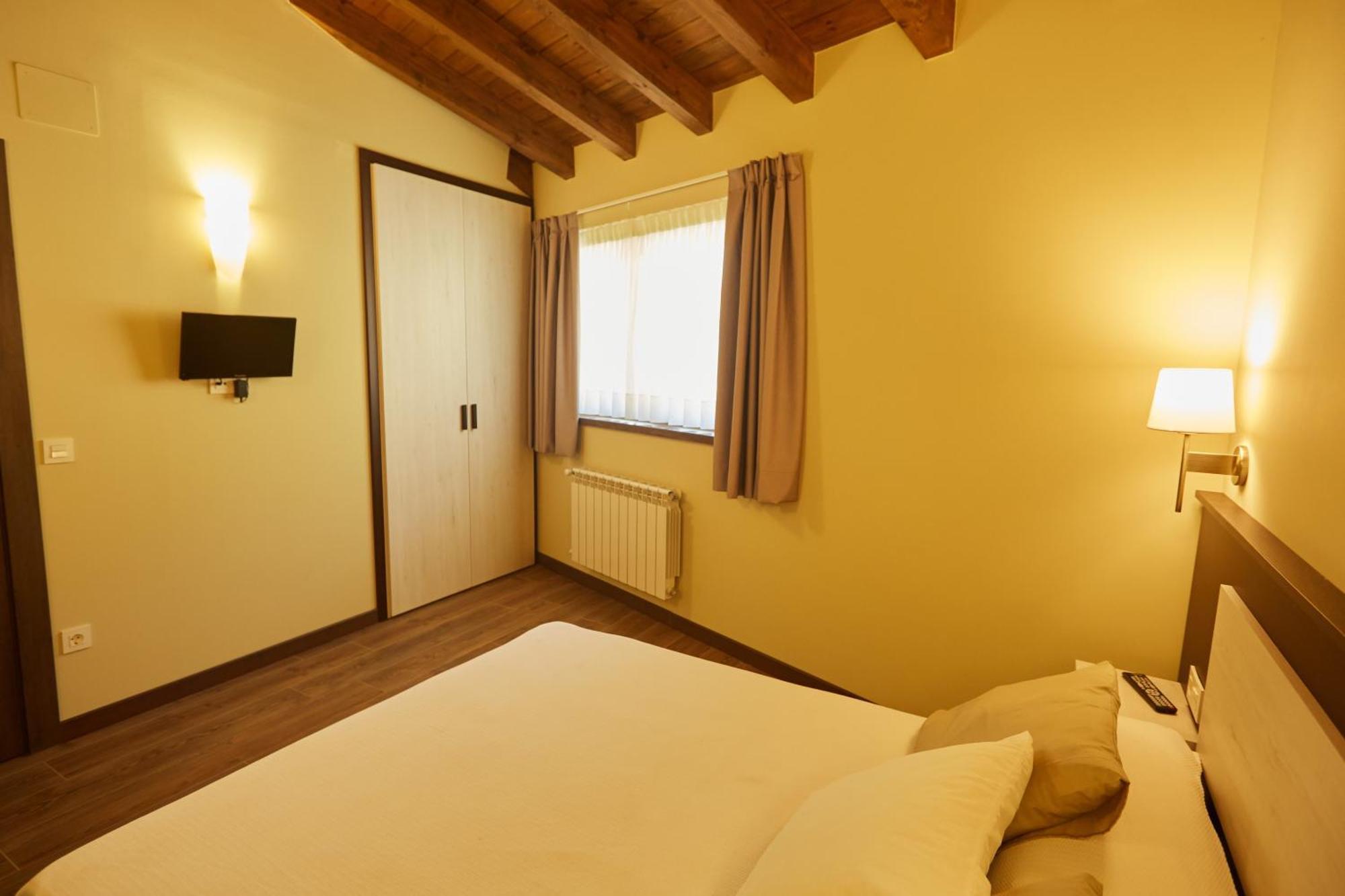 Apartamentos Rurales Casa La Piedra Collia Екстер'єр фото