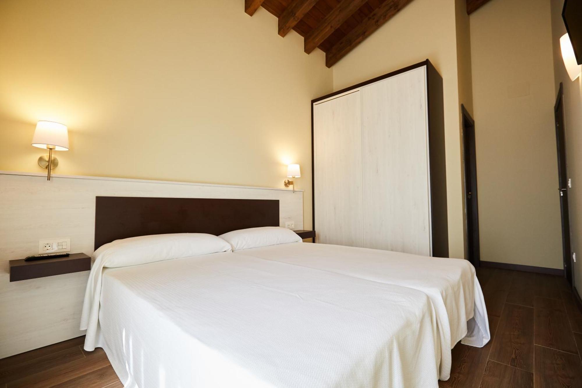 Apartamentos Rurales Casa La Piedra Collia Екстер'єр фото