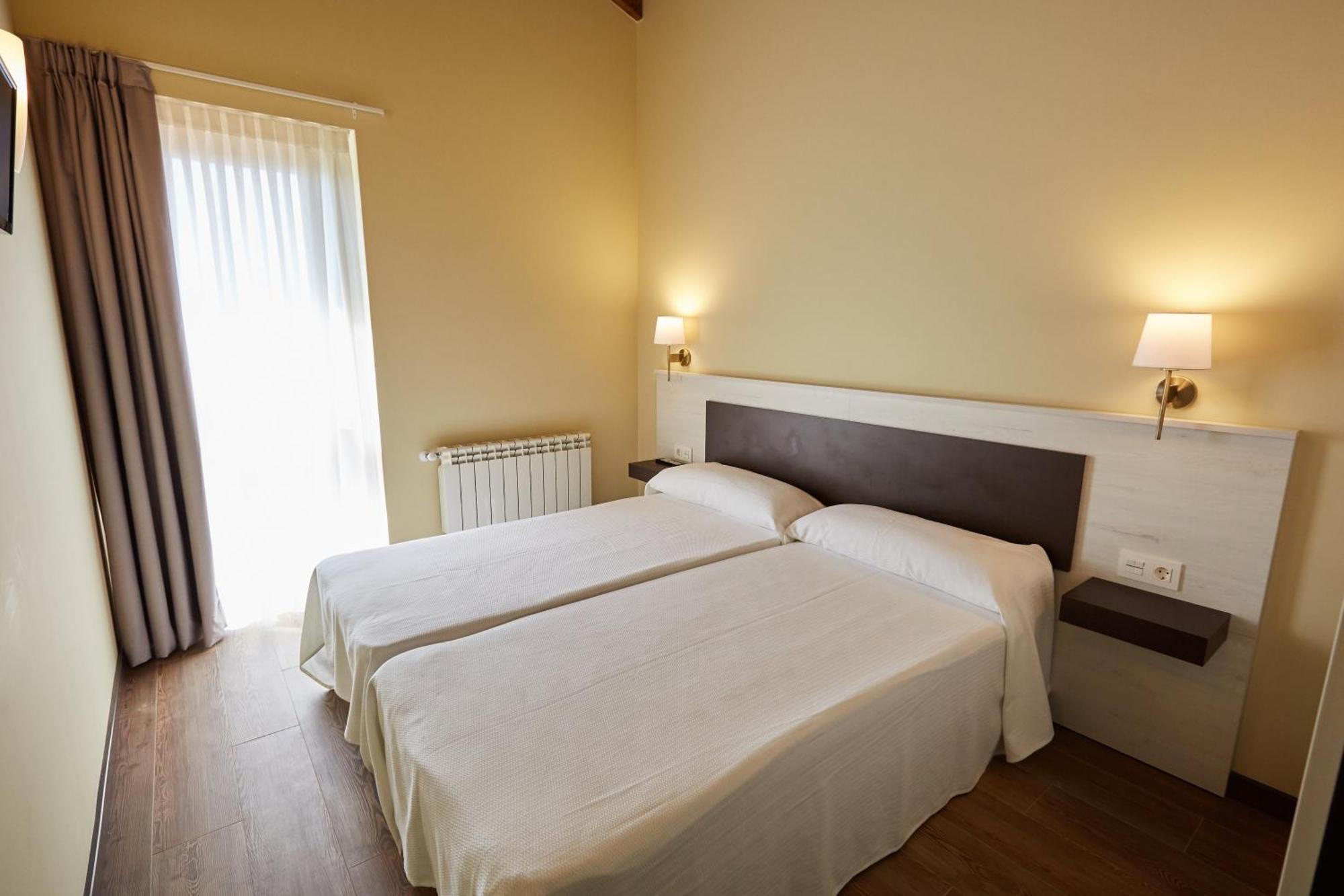 Apartamentos Rurales Casa La Piedra Collia Екстер'єр фото