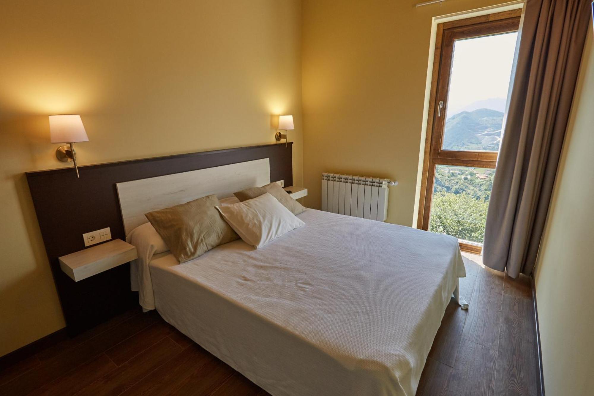 Apartamentos Rurales Casa La Piedra Collia Екстер'єр фото