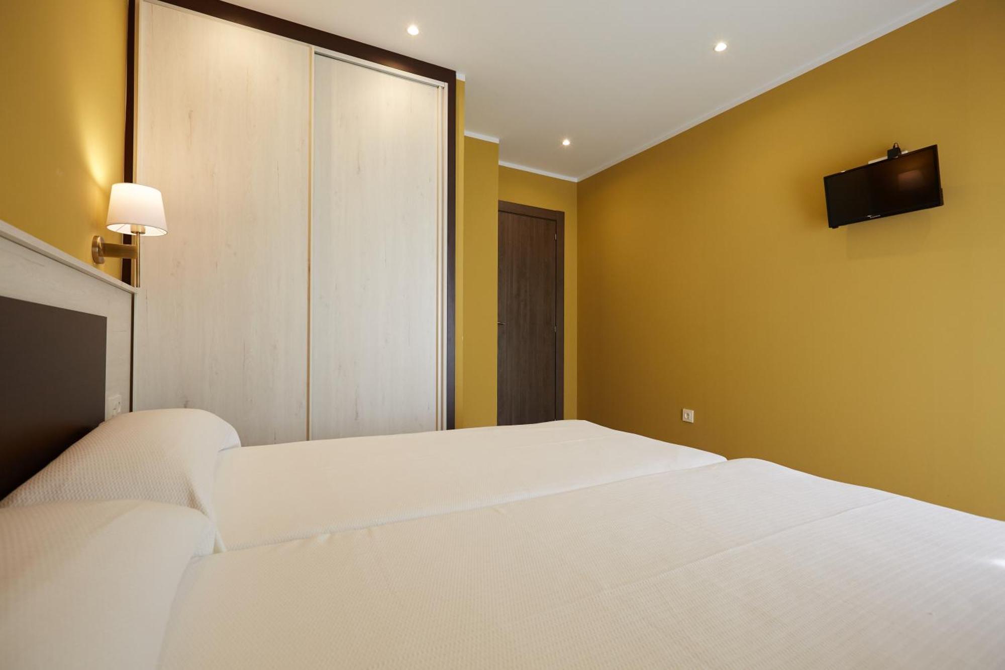 Apartamentos Rurales Casa La Piedra Collia Екстер'єр фото